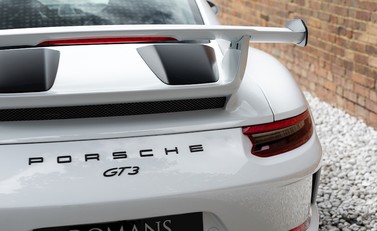 Porsche 911 (991.2) GT3 24
