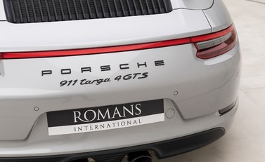 Porsche 911 (991.2) Targa 4 GTS 23