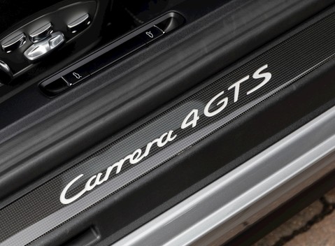 Porsche 911 (991.2) Carrera 4 GTS 22