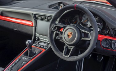 Porsche 911 (991.2) GT3 11