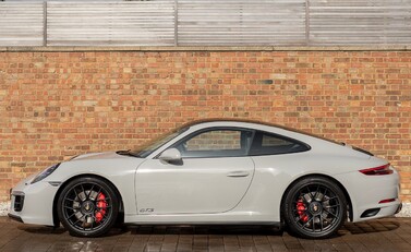 Porsche 911 (991.2) Carrera GTS 2