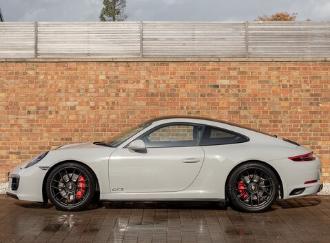 Porsche 911 (991.2) Carrera GTS 2