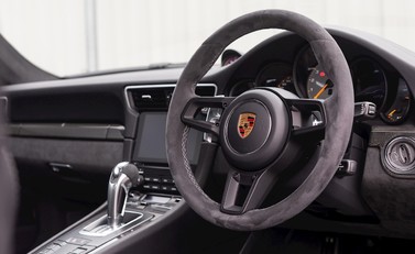 Porsche 911 GT3 (991.2) 11
