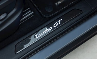 Porsche Cayenne Turbo GT 21
