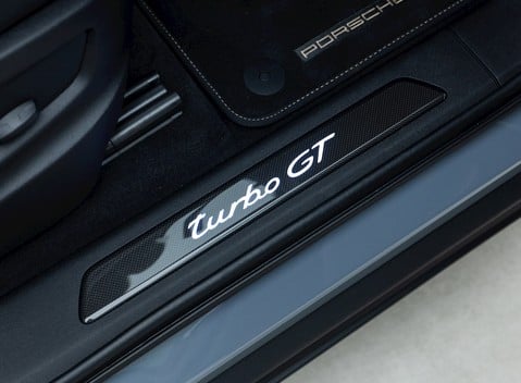 Porsche Cayenne Turbo GT 21