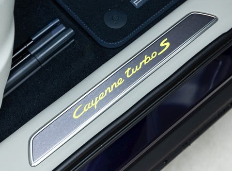 Porsche Cayenne Turbo S E-Hybrid 22