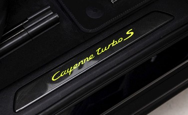 Porsche Cayenne Turbo S E-Hybrid 24