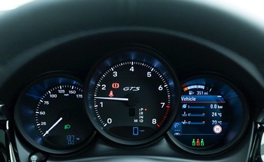 Porsche Macan GTS 19
