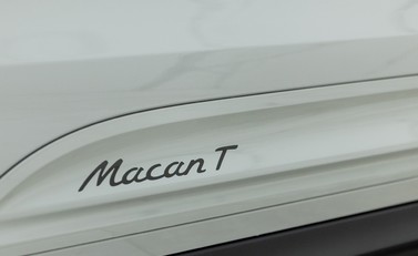 Porsche Macan T 26