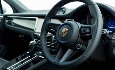 Porsche Macan GTS 9