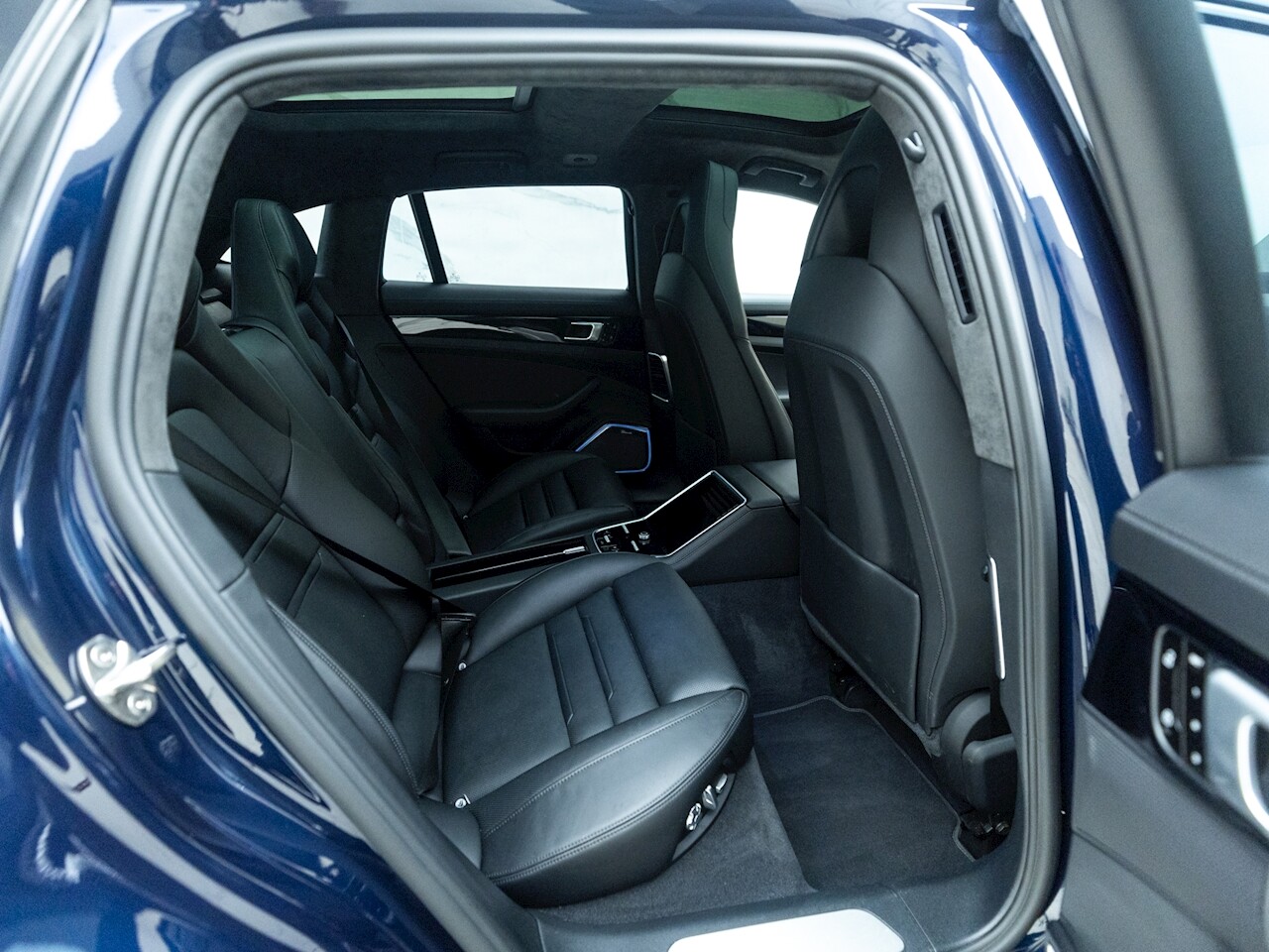 Porsche panamera outlet 3 rear seats