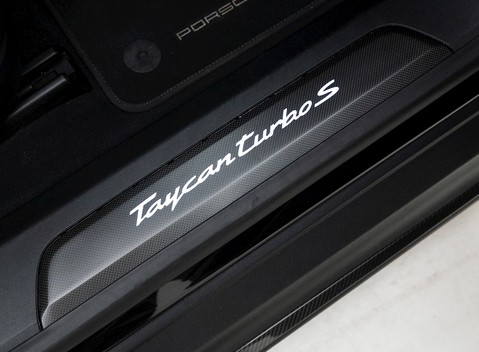 Porsche Taycan Turbo S 24