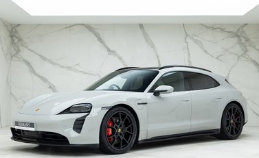 Porsche Taycan GTS Sport Turismo 5