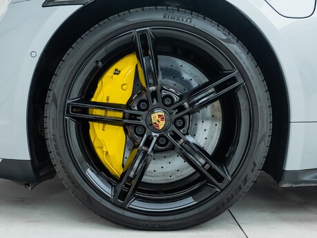 Porsche Taycan Turbo
