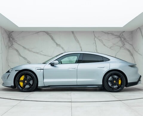 Porsche Taycan Turbo