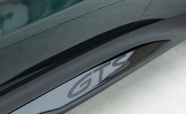 Porsche Taycan GTS Sport Turismo 30