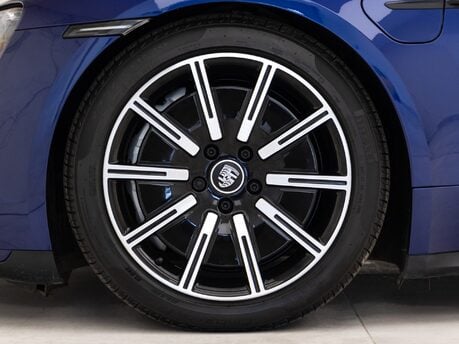 Porsche Taycan TURBO