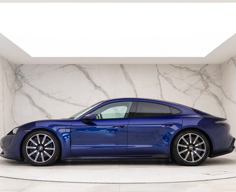 Porsche Taycan TURBO