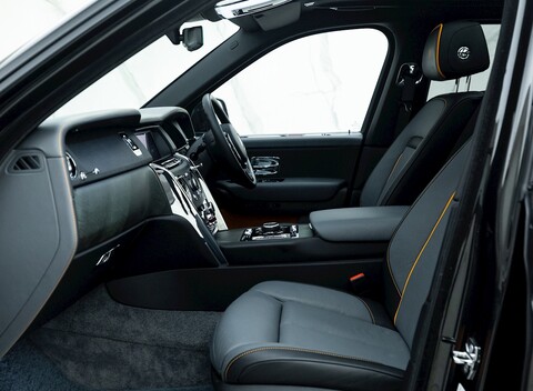 Rolls-Royce Cullinan 16