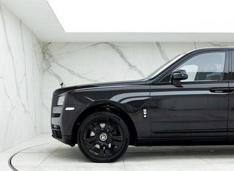 Rolls-Royce Cullinan 30