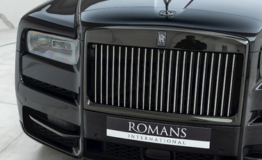 Rolls-Royce Cullinan Black Badge 25