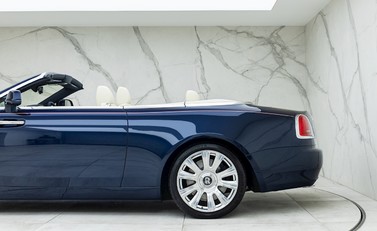 Rolls-Royce Dawn 32