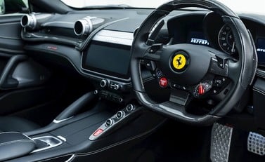 Ferrari GTC4 Lusso V12 8