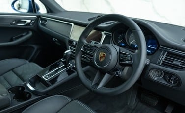 Porsche Macan GTS 5