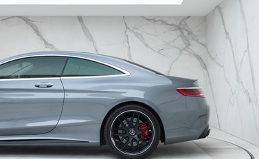 Mercedes-Benz S Class AMG S63 Coupe 31