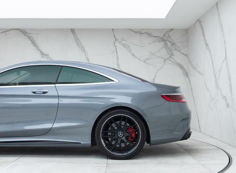 Mercedes-Benz S Class AMG S63 Coupe 31