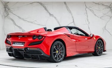 Ferrari F8 Tributo Spider 25