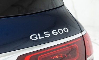 Mercedes-Benz GLS 600 39