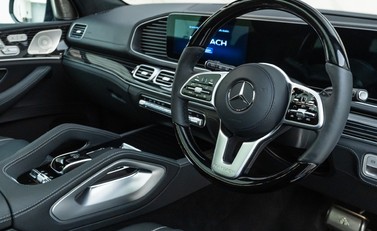 Mercedes-Benz GLS 600 5