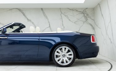 Rolls-Royce Dawn V12 28