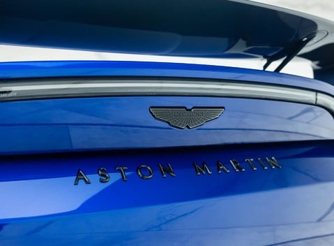 Aston Martin V12 Vantage Roadster 47