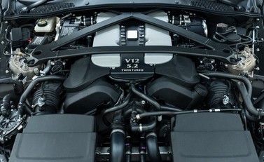 Aston Martin V12 Vantage Roadster 54