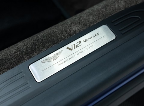 Aston Martin V12 Vantage Roadster 20