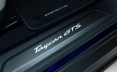 Porsche Taycan GTS Sport Turismo 26