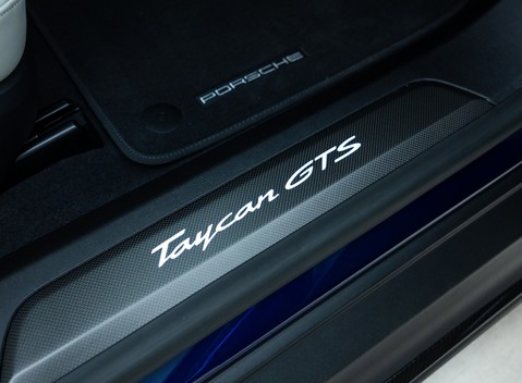 Porsche Taycan GTS Sport Turismo 26