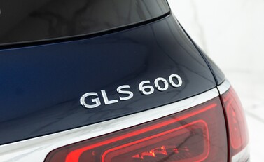 Mercedes-Benz GLS 600 Maybach 38