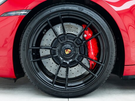 Porsche 911 Carrera 4 GTS (992)