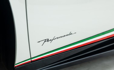Lamborghini Huracan LP640-4 Performante Spyder 35