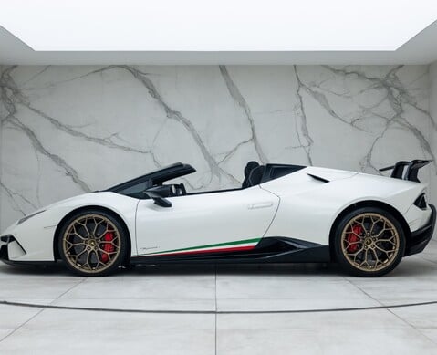 Lamborghini Huracan LP640-4 Performante Spyder