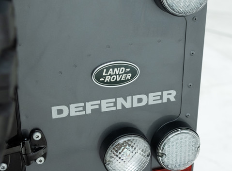 Land Rover Defender 90 Adventure 31