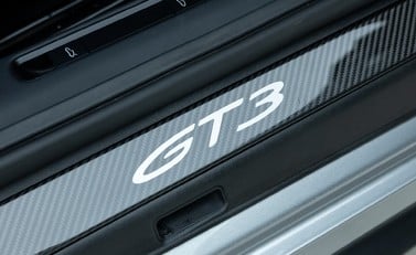 Porsche 911 GT3 Touring (992) 22