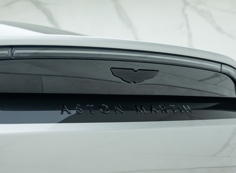 Aston Martin V12 Vantage 31