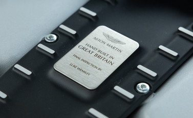 Aston Martin V12 Vantage 39