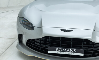 Aston Martin V12 Vantage 25