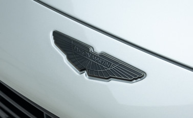 Aston Martin V12 Vantage 27