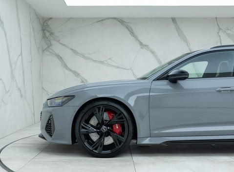 Audi RS6 Avant Carbon Black 37